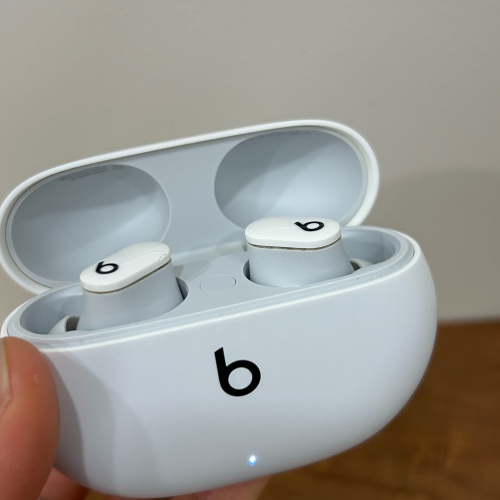 Beats by Dre White Earbud Headphones